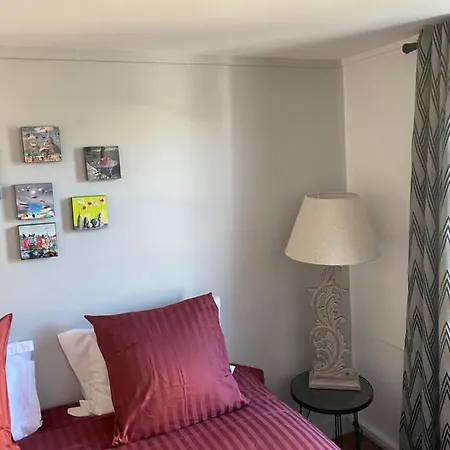 D'hotes Du Carre Des Arts *