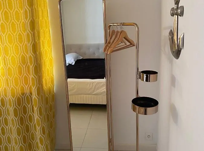 D’hôtes Du Carré Des Arts *